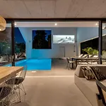 Luxury 5-bedroom Altabianca With A Heated Pool, Finnish Sauna, An Outdoor Cinema, 50m From The Villa *