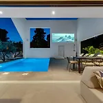 Villa Luxury 5-bedroom Altabianca With A Heated Pool, Finnish Sauna, An Outdoor Cinema, 50m From The *