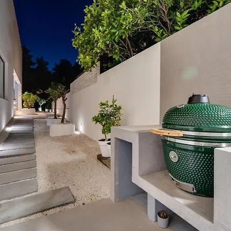Altabianca: Beachfront Luxury With Heated Pool And Outdoor Cinema Villa