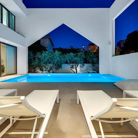 Luxury 5-bedroom Altabianca With A Heated Pool, Finnish Sauna, An Outdoor Cinema, 50m From The *