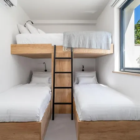 Luxury 5-bedroom Altabianca With A Heated Pool, Finnish Sauna, An Outdoor Cinema, 50m From The *