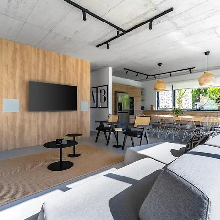Altabianca: Beachfront Luxury With Heated Pool And Outdoor Cinema Villa Supetar
