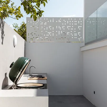Luxury 5-bedroom Altabianca With A Heated Pool, Finnish Sauna, An Outdoor Cinema, 50m From The San Pietro di Brazza